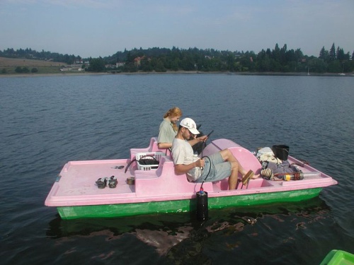 M��en� s p��strojem FluoroProbe na netradi�n�m odb�rov�m plavidle na n�dr�i Plumlov